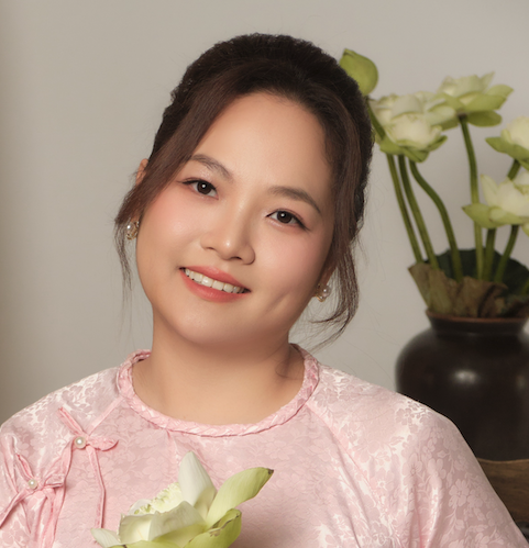 Mandy - Vietnamese Teacher and Co-founder of VietBloom Academy